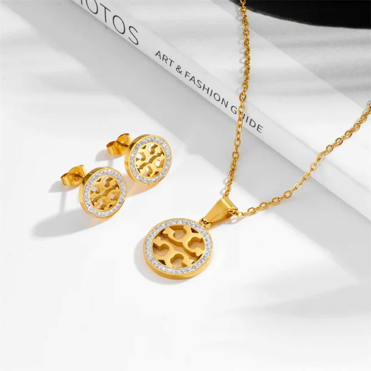 Tory Hollow Studs