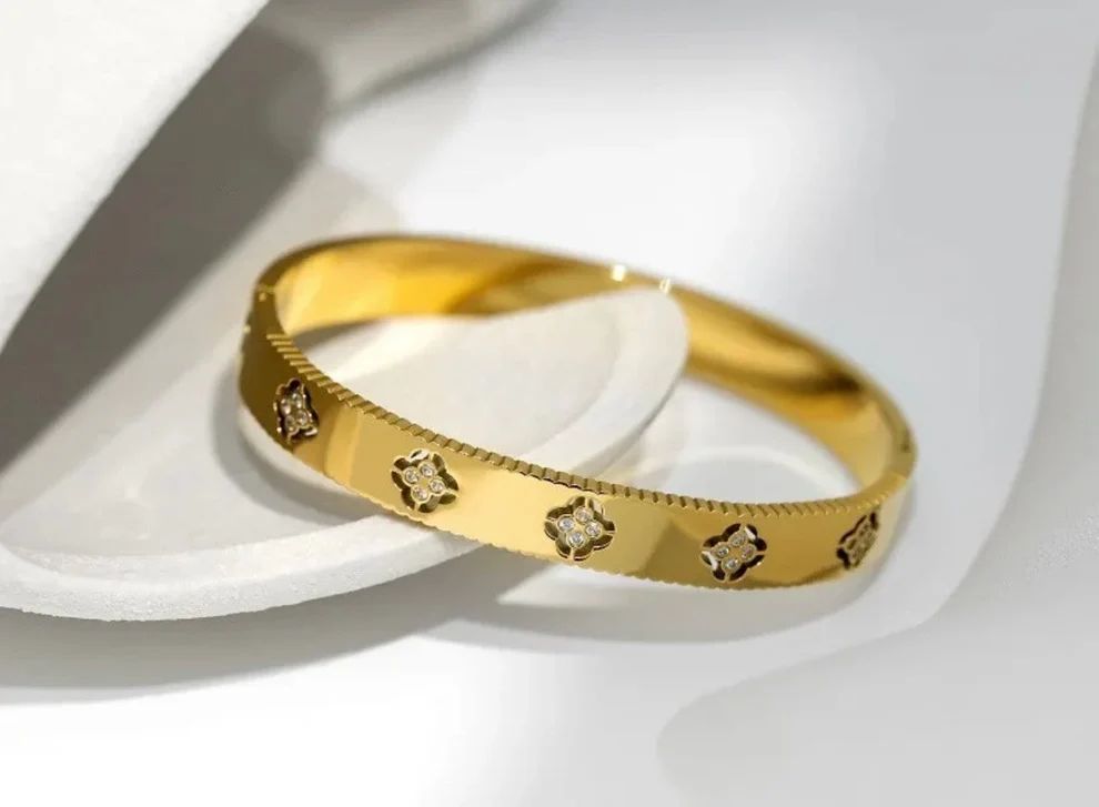 Luxe Scarlett Clove Bracelet